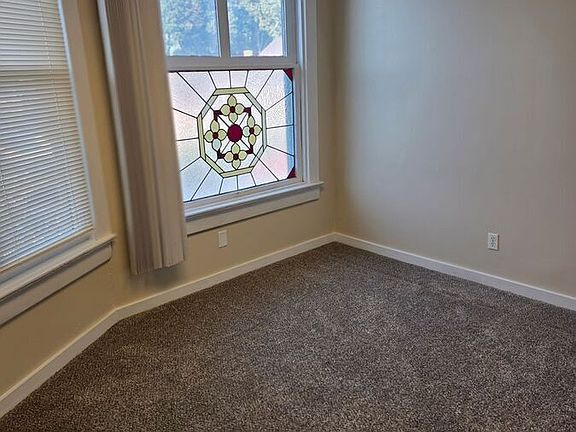 2nd image of 1630 Woodlawn Ave APT 5