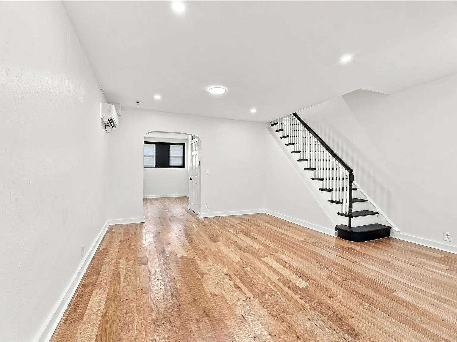 3 bed, 1188 sqft, $1,845 — Photo 4