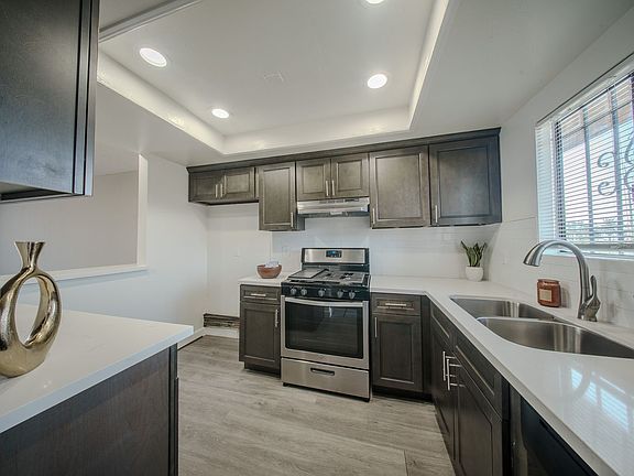 2nd image of 1766 Cherry Ave #L