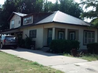 811 Nw #C, Childress, TX 79201