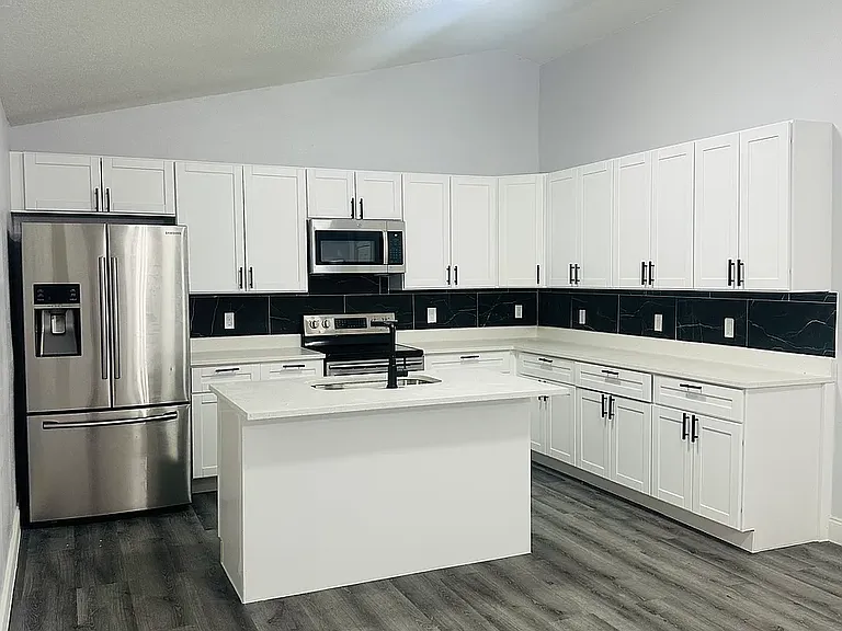 648 Pyramid Ave — Photo 7