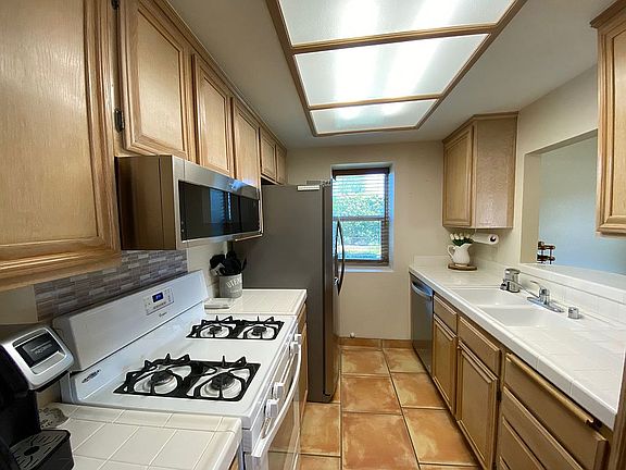5th image of 74800 Sheryl Ave #1