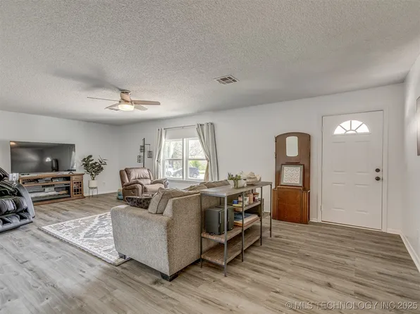 721 Ladd Ave W, Depew, OK 74028