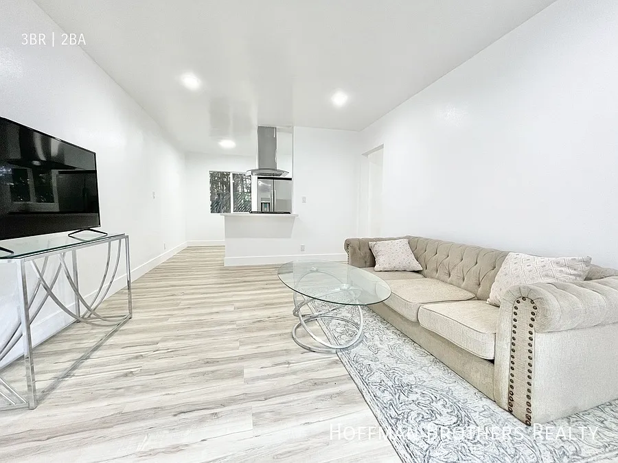 634 Flower Ave #5