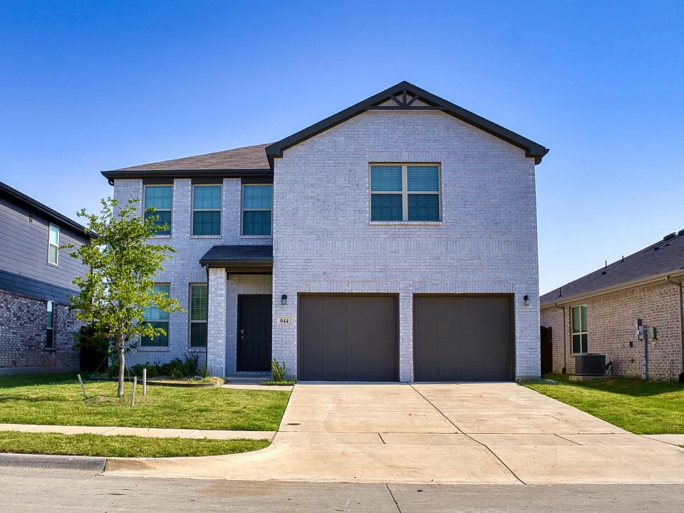 944 Ravenwood Ln