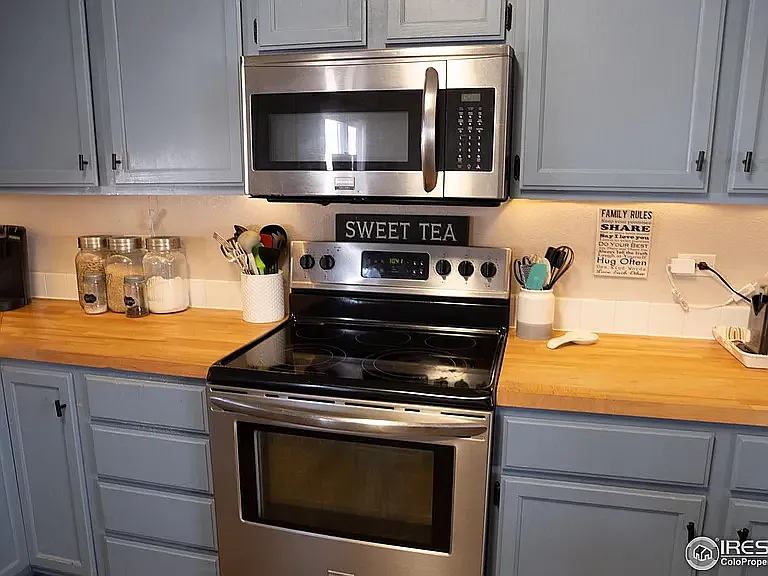 535 E 20th St — Photo 9