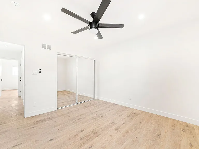 (32) 4901 August Street — Photo 11