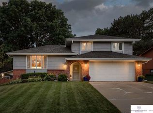 7261 Jefferson St, Ralston, NE 68127