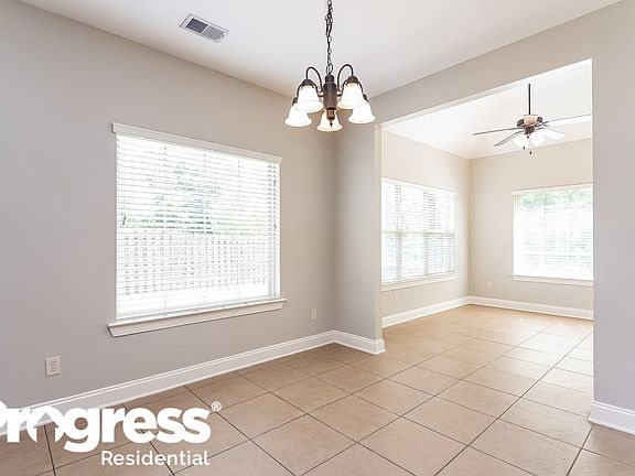 3rd image of 305 Fairway Trace Dr