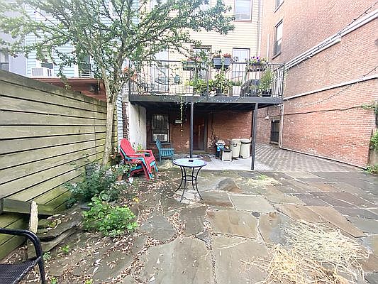 1st image of 189 12th St #1