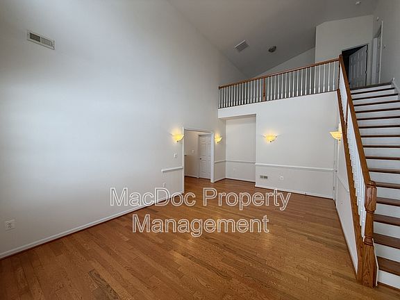 5th image of 1012 Maureen Dr