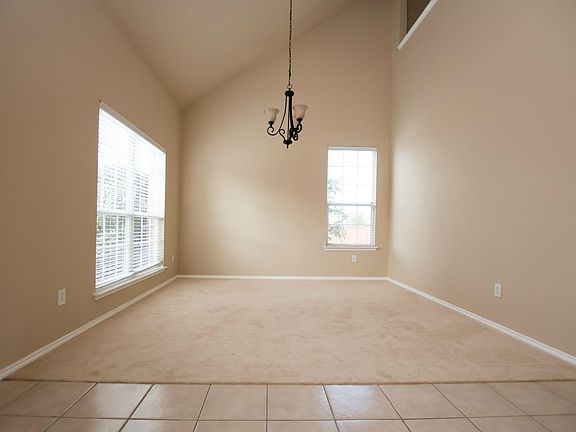 4th image of 5824 Country Valley Ln