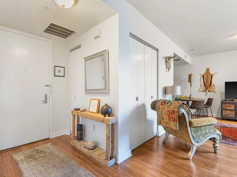 222 Montgomery St #3H — Photo 4