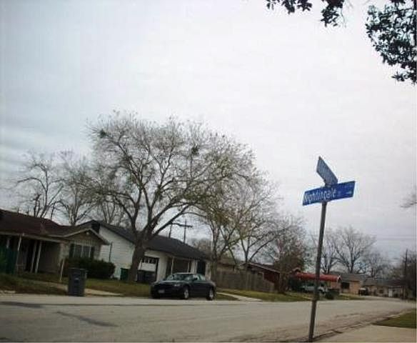 2nd image of 2804 Allendale St