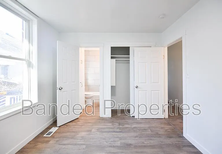 627 23rd St #1 — Photo 8