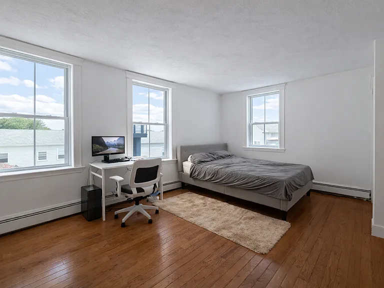210 Chestnut Hill Ave #6 — Photo 8