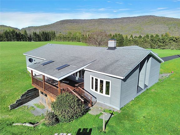 5th image of 1601 Narrow Notch Rd
