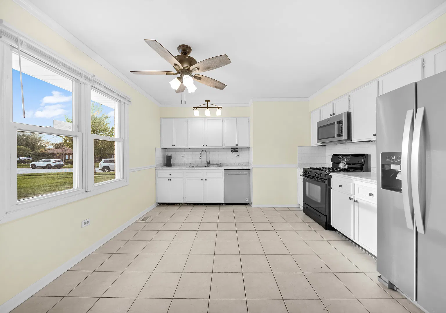 3 bed, 1258 sqft, $2,800 — Photo 4