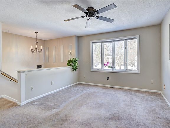 4th image of 43 Marmon Ct