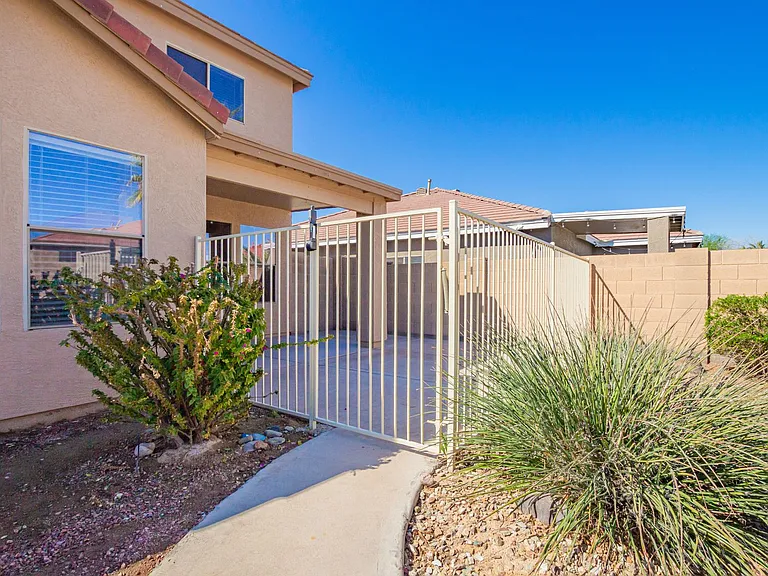 1310 E Beth Dr — Photo 17