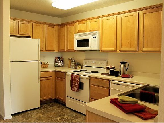 Wyngate Townhomes Kitchen