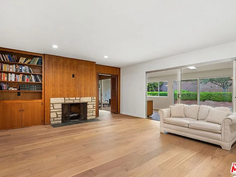 6204 S Corning Ave — Photo 7