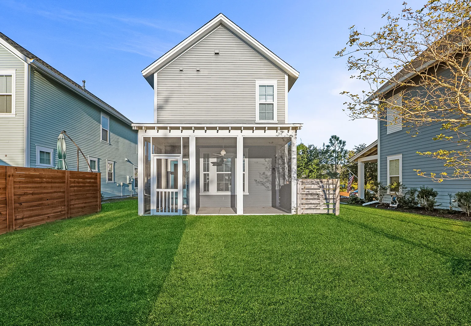 3 bed, 2.5 bath, 1520 sqft, $2,400 — Photo 2
