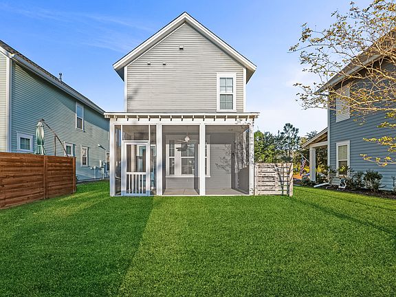 2nd image of 313 Oakbend St