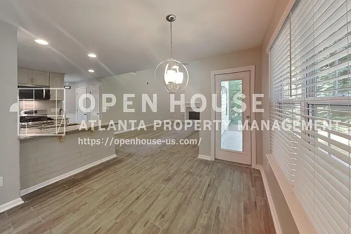 1703 Silverchase Dr SW — Photo 8