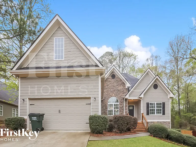 2570 Serenity St — Photo 2