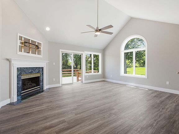 2nd image of 944 Cornwallis Ln