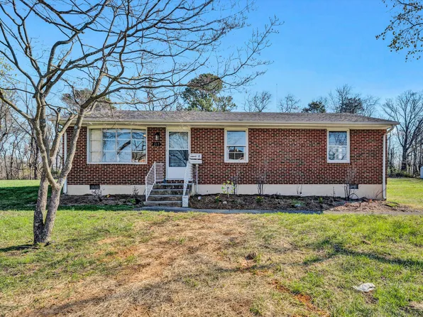 217 Rutledge Cir, Salem, VA 24153