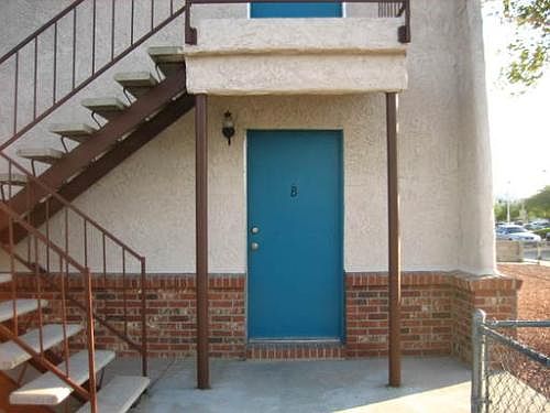 2nd image of 501 Shadow Ln APT B