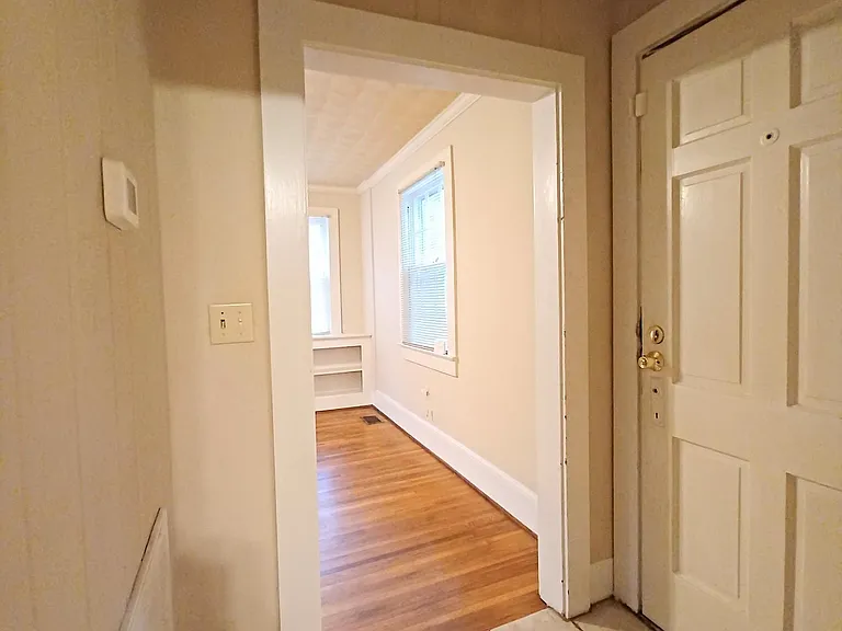 1104 White St — Photo 7
