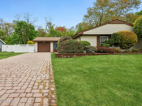 6 Wister Place, Matawan, NJ 07747