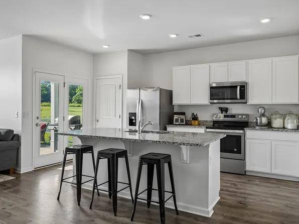 432 Lauren Ln, Chapel Hill, TN 37034