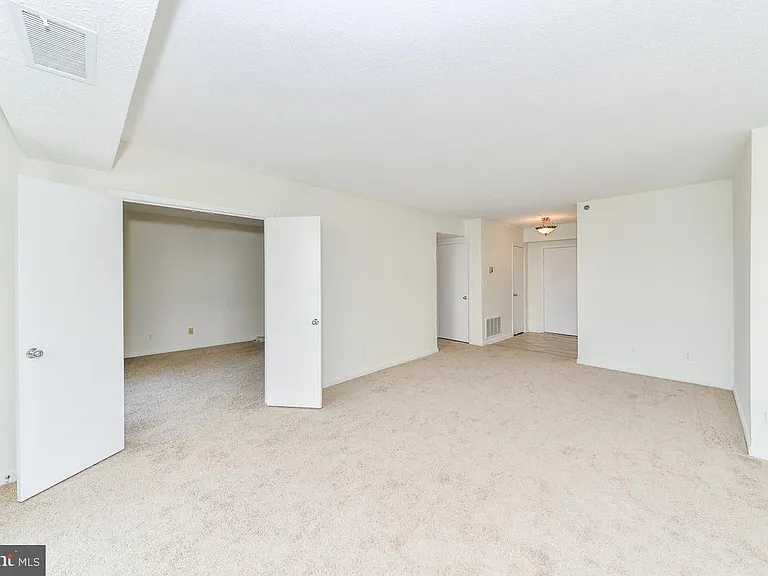 1016 S Wayne St #408 — Photo 6