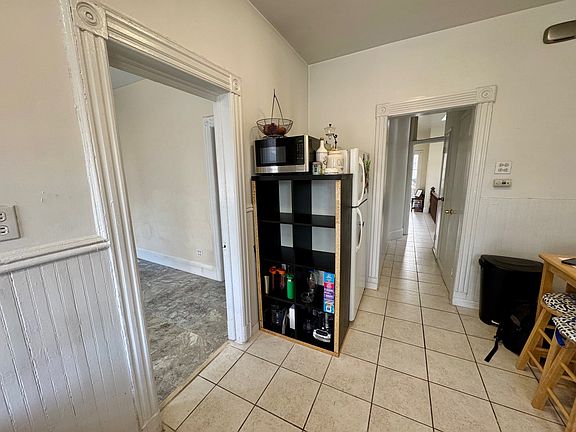4th image of 25-31 21st St Unit 2