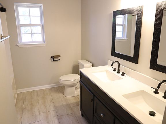 5th image of 112 Cortland Ct