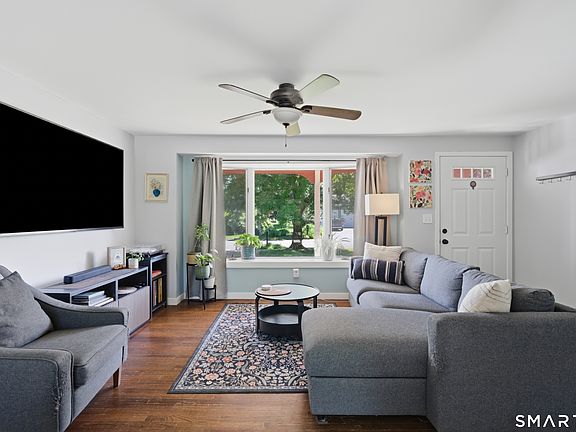 4th image of 12 Garden Hill Road