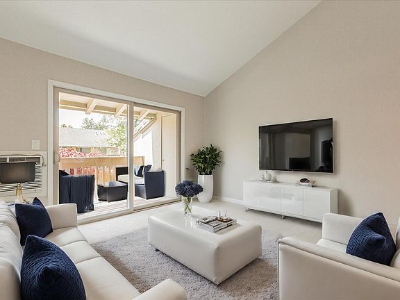 5th image of 2734 Oak Rd APT 94