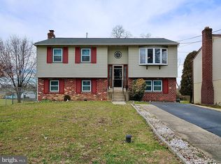 127 Chippewa St, Essington, PA 19029