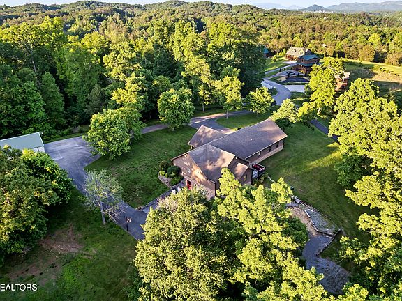 2nd image of 2744 Dayne Dr