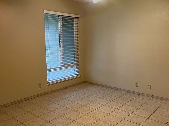 5th image of 948 Northwood Dr