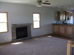 106 Firethorn Dr, Treynor, IA 51575