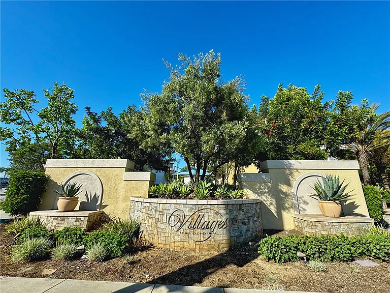 10522 Poinsettia Ln — Photo 46
