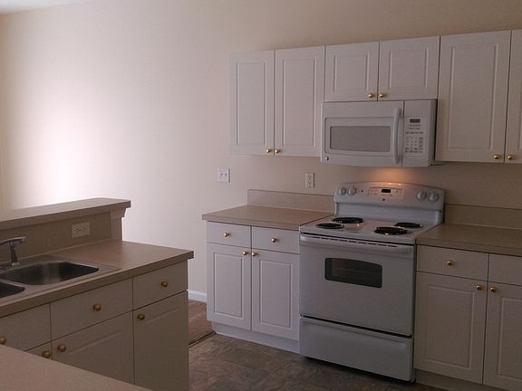 2nd image of 738 Mystic Pointe Dr