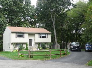 65 Edythe St, Warwick, RI 02889