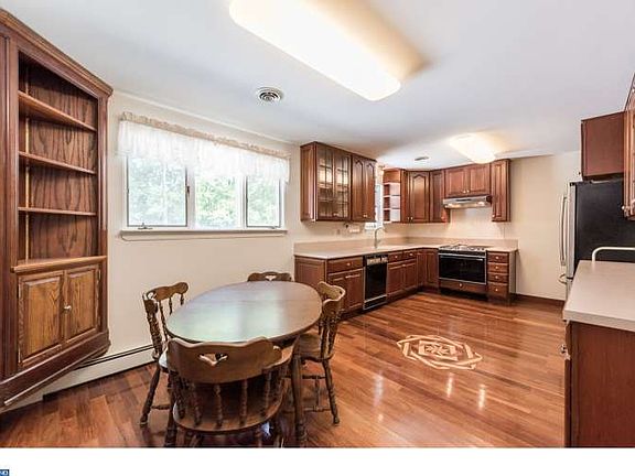 2nd image of 1357 Piedmont Dr