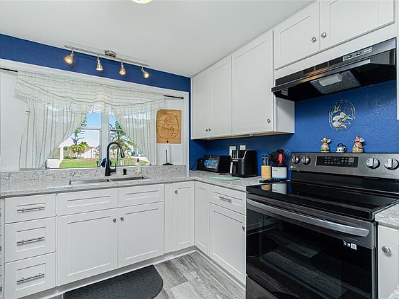 2nd image of 1520 Blue Heron Dr